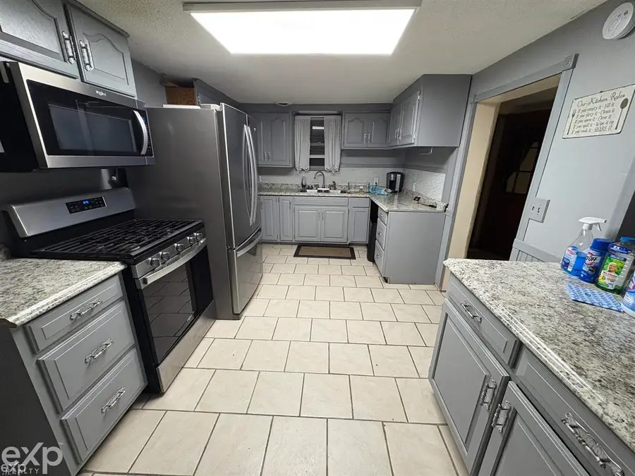 704 Bay, Bay City, MI 48706 - #3