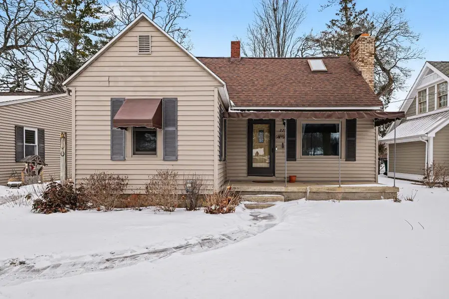 225 Lagoon Beach, Bay City, MI 48706 - #2