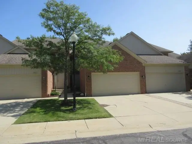 55302 Boardwalk, Utica, MI 48316 - #2