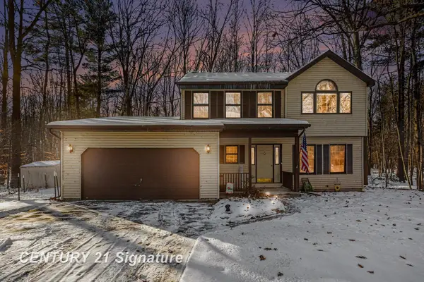 909 S Pinecroft, Midland, MI 48640