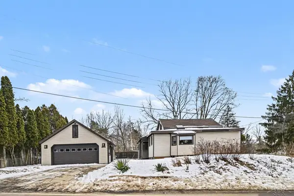 6945 Delta River, Grand Ledge, MI 48906