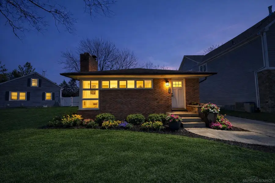 2051 Avondale, Sylvan Lake, MI 48320 - #3