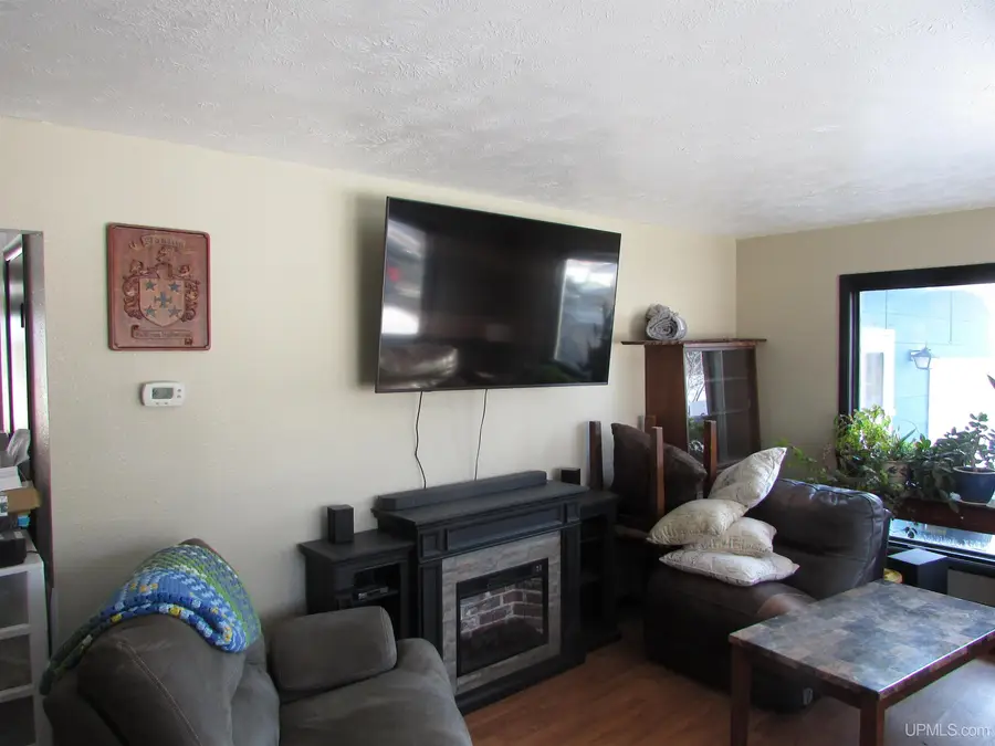 215 N Main, Baraga, MI 49908 - #2