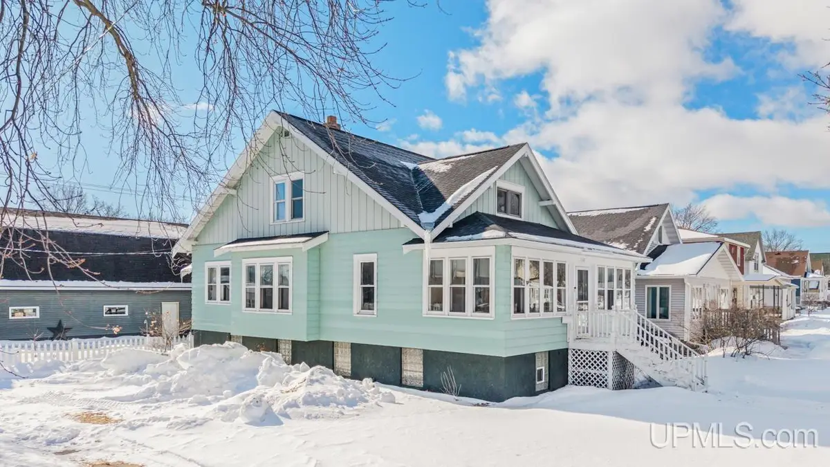 1103 Minnesota, Gladstone, MI 49837 - #1