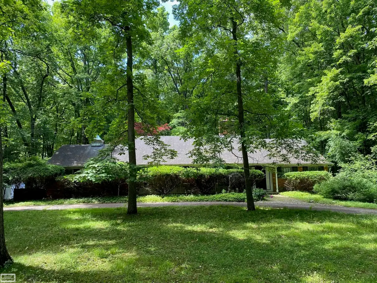 5100 Deep Wood, Bloomfield Hills, MI 48302 - #1