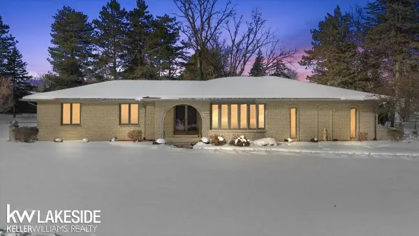 5515 Douglas, Shelby Twp, MI 48316