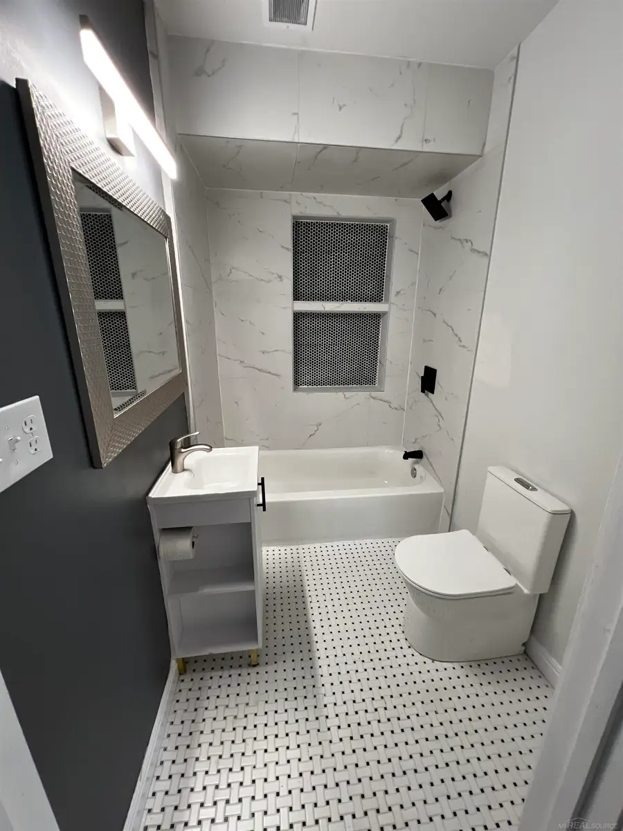 17891 Birmingham St, Roseville, MI 48066 - #3