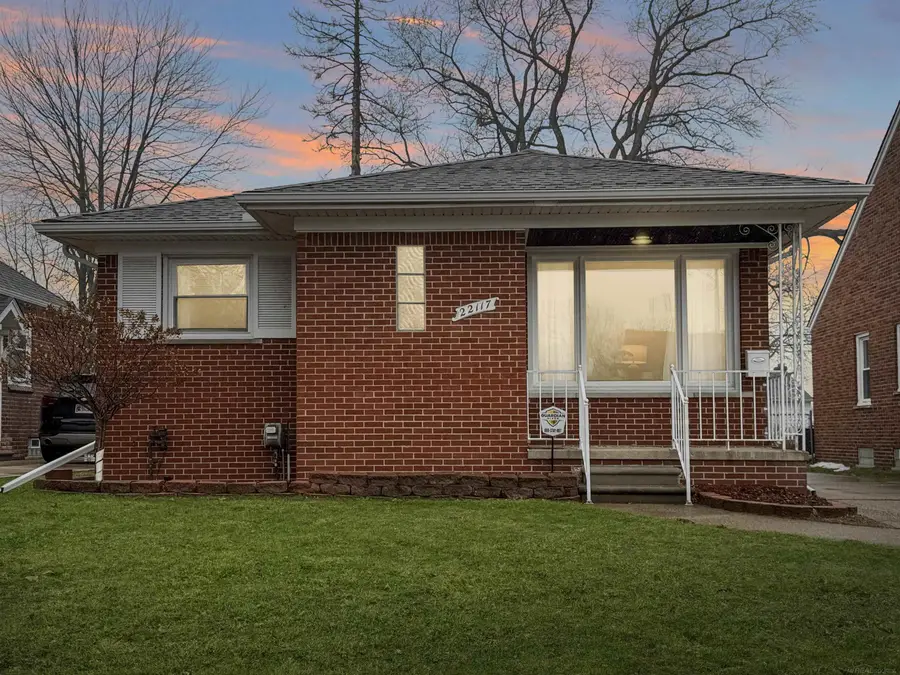 22117 Englehardt, Saint Clair Shores, MI 48080 - #2