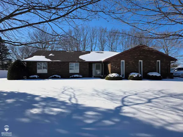 2445 N Hickory, Owosso, MI 48867