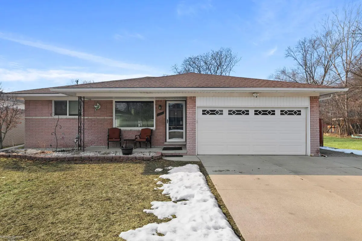 31331 Mc Namee, Fraser, MI 48026 - #1