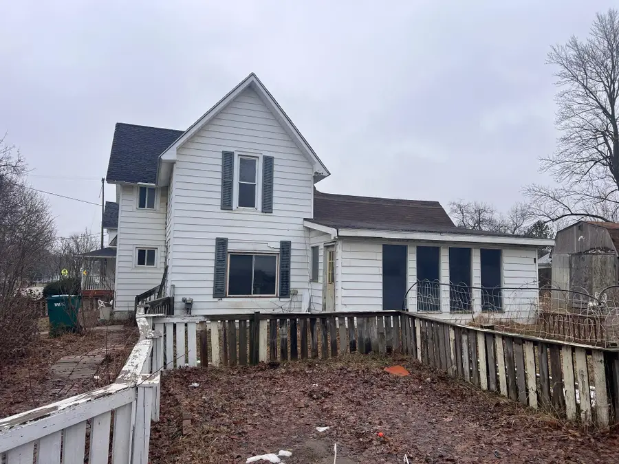 314 N Main, Perry, MI 48872 - #2