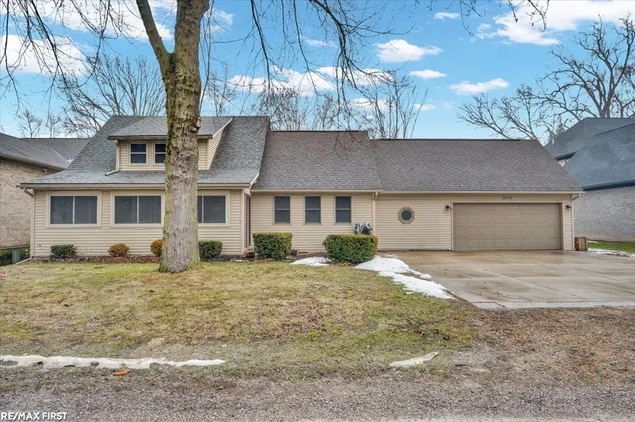 38750 Pineridge, Harrison Township, MI 48045 - #2