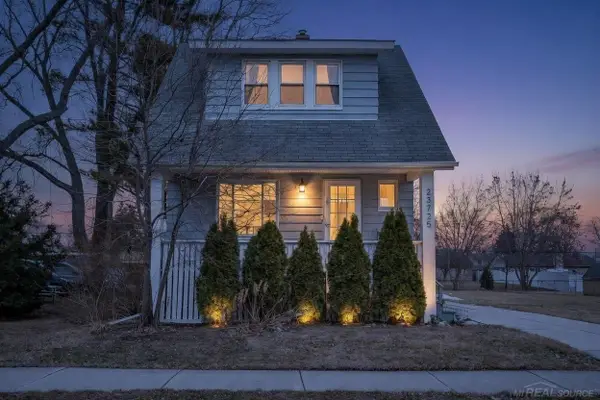 23725 Elmira, Saint Clair Shores, MI 48082