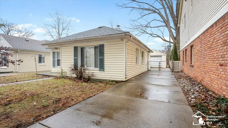 24431 Carlysle, Dearborn, MI 48124 - #2
