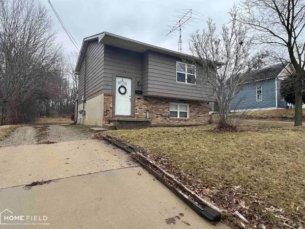 1131 S Shiawassee, Owosso, MI 48867