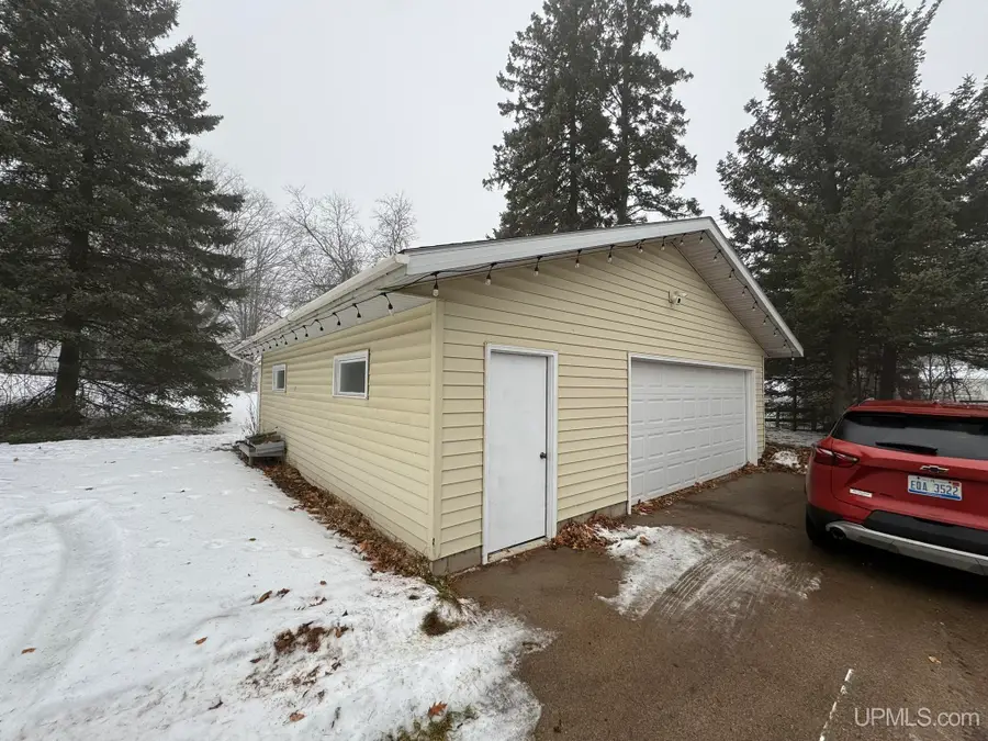 528 Dickinson, Kingsford, MI 49802 - #3