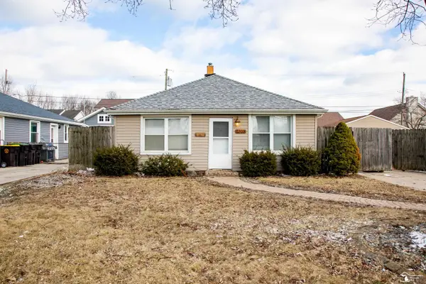 5323 Lathrop, Trenton, MI 48183