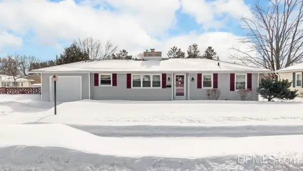 1605 S 17th, Escanaba, MI 49829