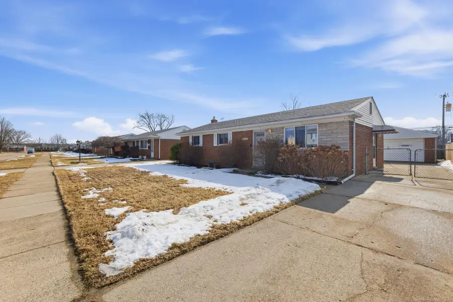 17548 Adolph, Fraser, MI 48026 - #2