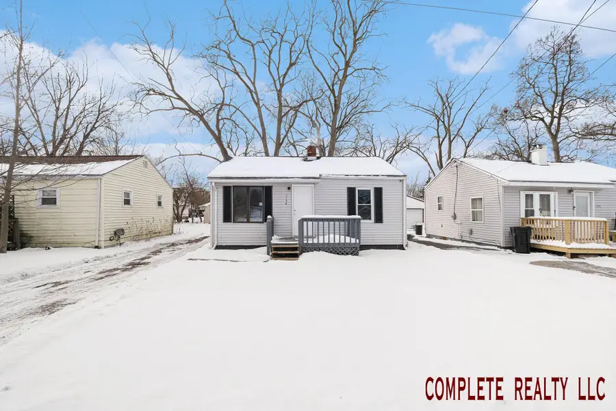 2156 E Parkwood, Burton, MI 48529 - #2