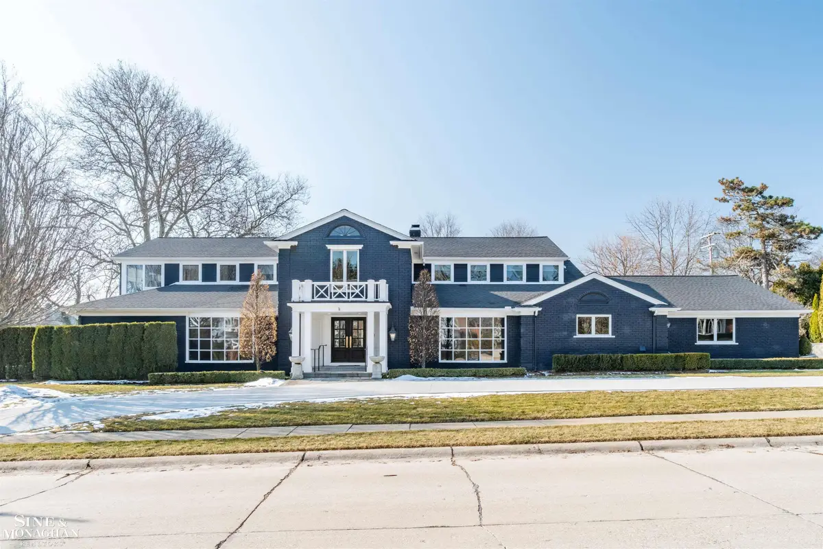89 Lake Shore, Grosse Pointe Farms, MI 48236 - #1