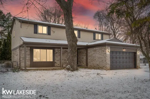 123 Nottingham, Troy, MI 48085