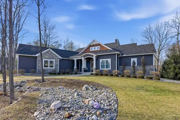 5716 Powder Horn, Midland, MI 48642