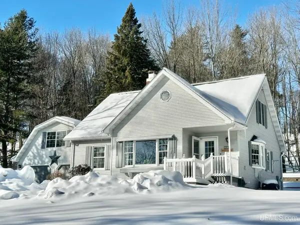 948 E H, Iron Mountain, MI 49801