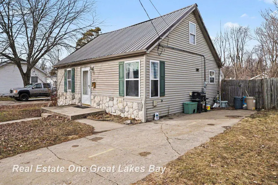 1724 Newberry, Saginaw, MI 48602 - #2