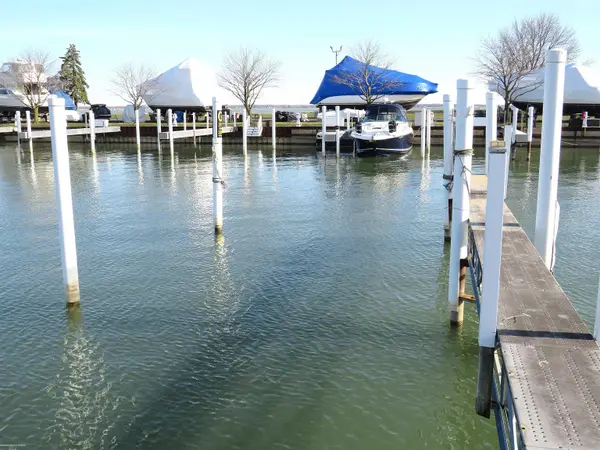 41700 Conger Bay G-269, Harrison Twp, MI 48045