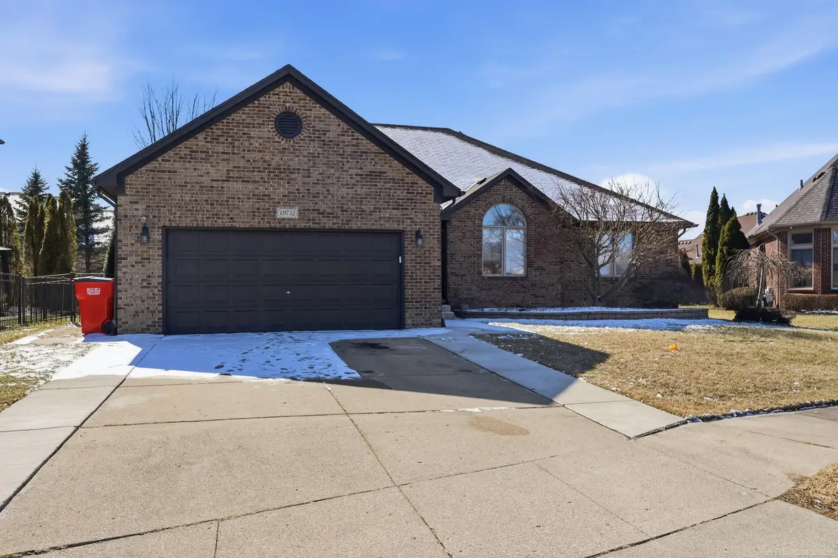 19732 Fillmore Dr, Macomb, MI 48044 - #1