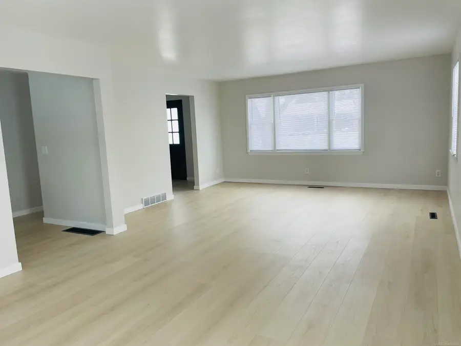 5273 Fairway, Bay City, MI 48706 - #3