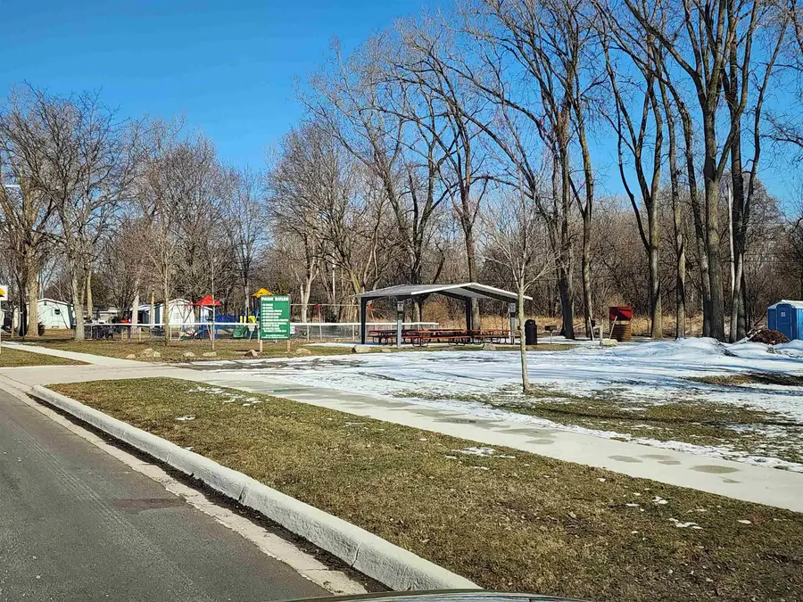 5226 Winshall, Swartz Creek, MI 48473 - #3