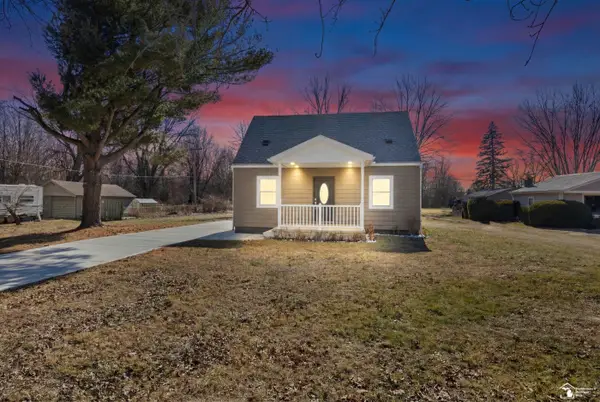 533 Center, Carleton, MI 48117