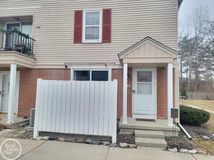 24151 Meadowbridge #81, Clinton Township, MI 48035 - #3