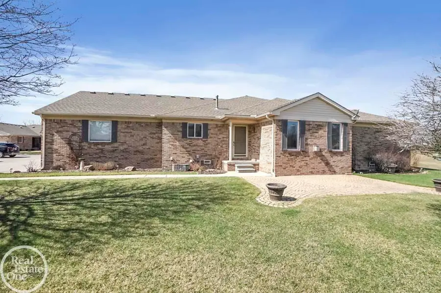 30601 Victoria, Chesterfield, MI 48051 - #2