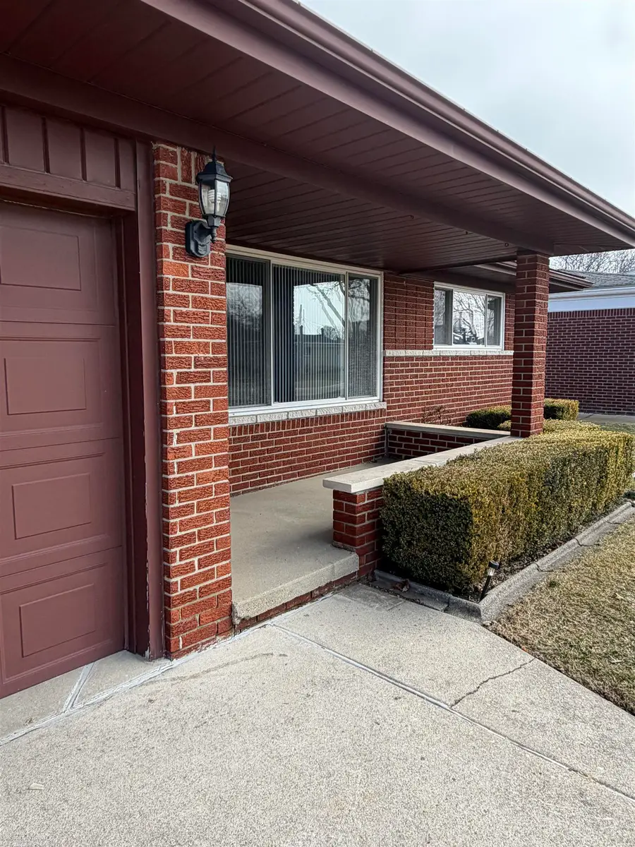 36718 Clifford, Sterling Heights, MI 48312 - #2