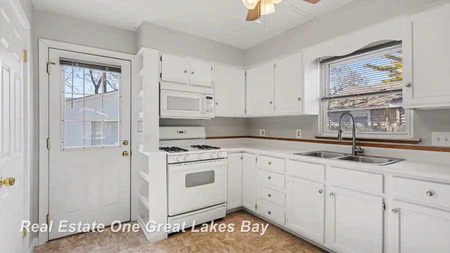 1108 Marchand, Bay City, MI 48706 - #3