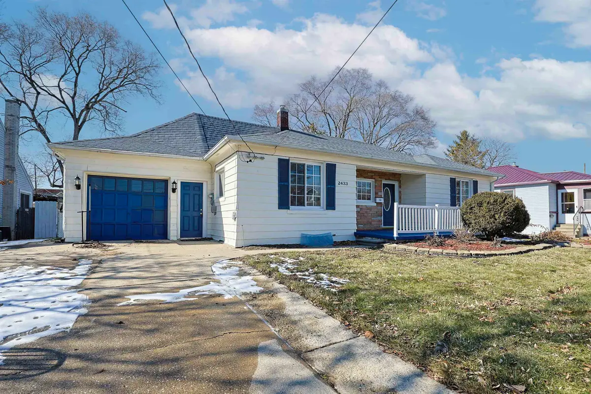 2433 N Clinton, Saginaw, MI 48602 - #1