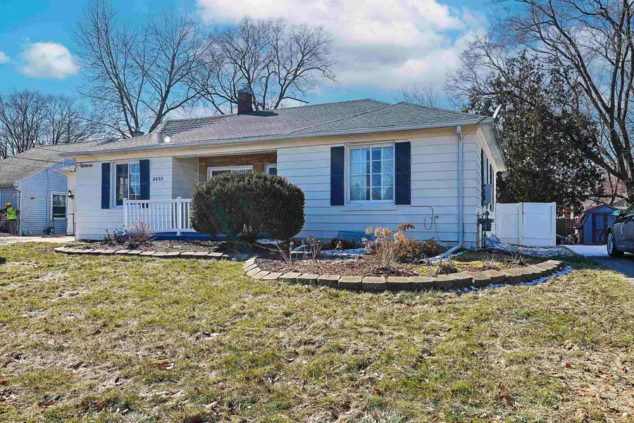 2433 N Clinton, Saginaw, MI 48602 - #2