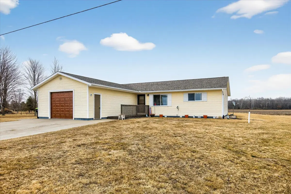 2442 N Mackinaw, Pinconning, MI 48650 - #1