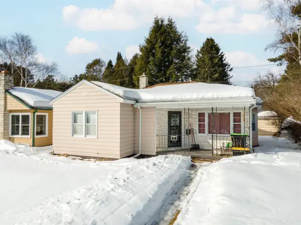 27 N 9th, Iron River, MI 49935