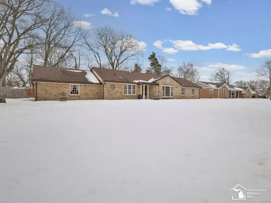 7490 Canterbury, Lambertville, MI 48144 - #2