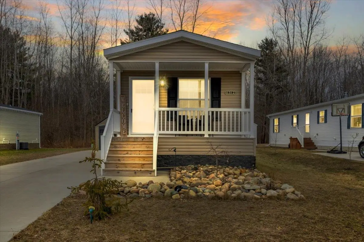 6312 Square Lake, Kimball, MI 48074 - #1