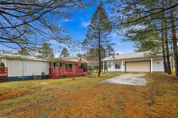 400 W 5th, Imlay City, MI 48444