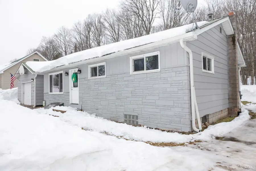 125 Lawrence, Ishpeming, MI 49849 - #2