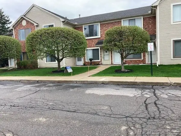 30783 Hidden Pines, Roseville, MI 48066