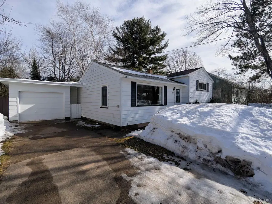 2010 Neidhart, Marquette, MI 49855 - #3