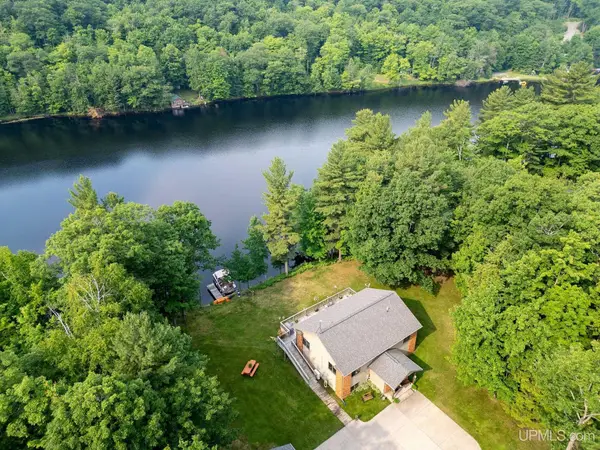 119 Mcclure Dam, Negaunee, MI 49866