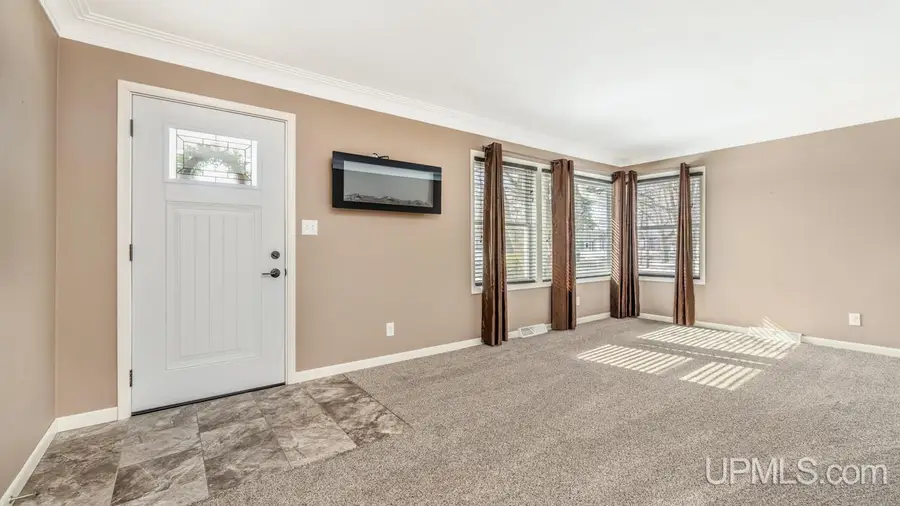 220 Michigan, Gladstone, MI 49837 - #3